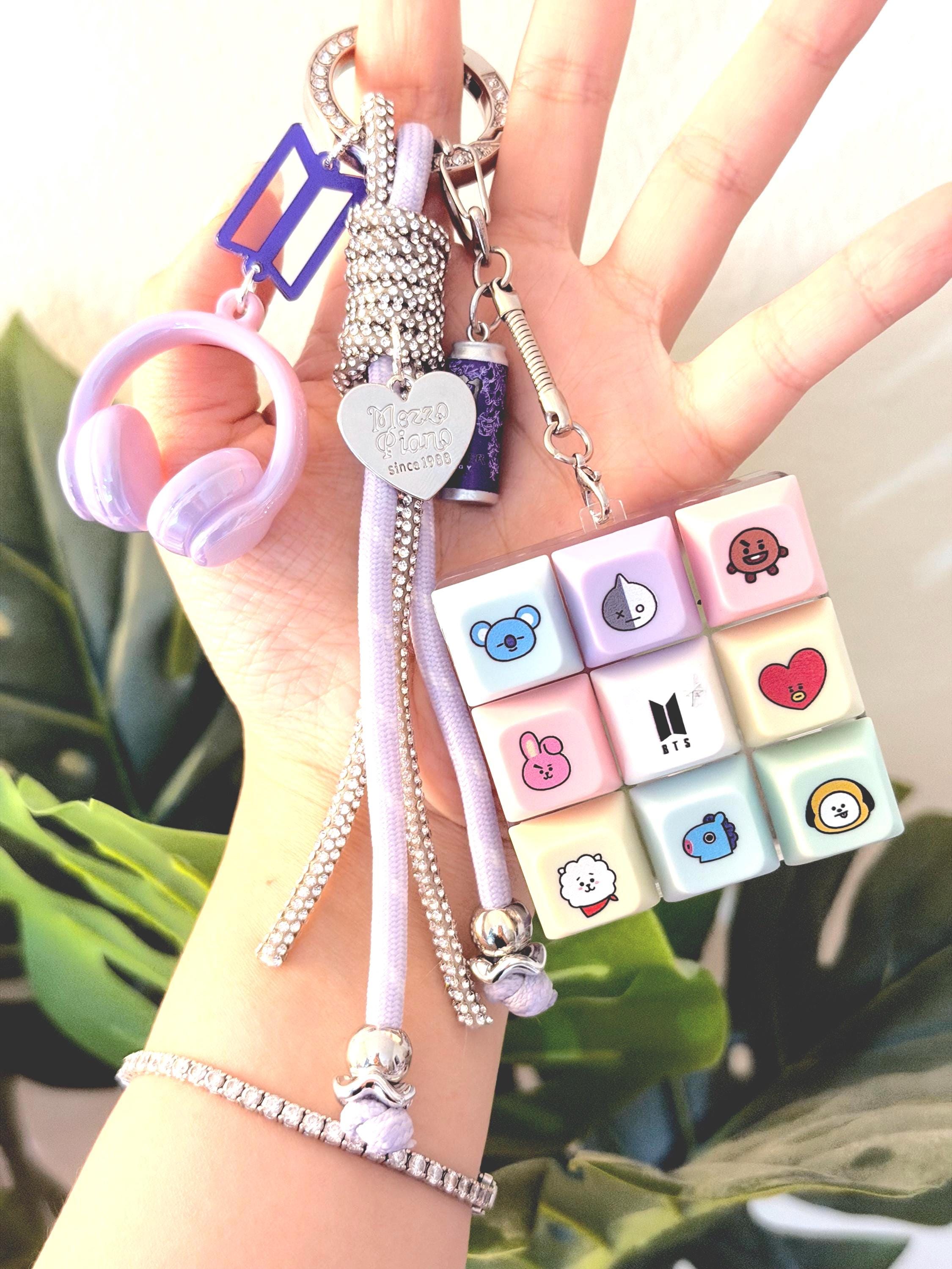 Charms in One – LED Clicker Bag Charm Keychain