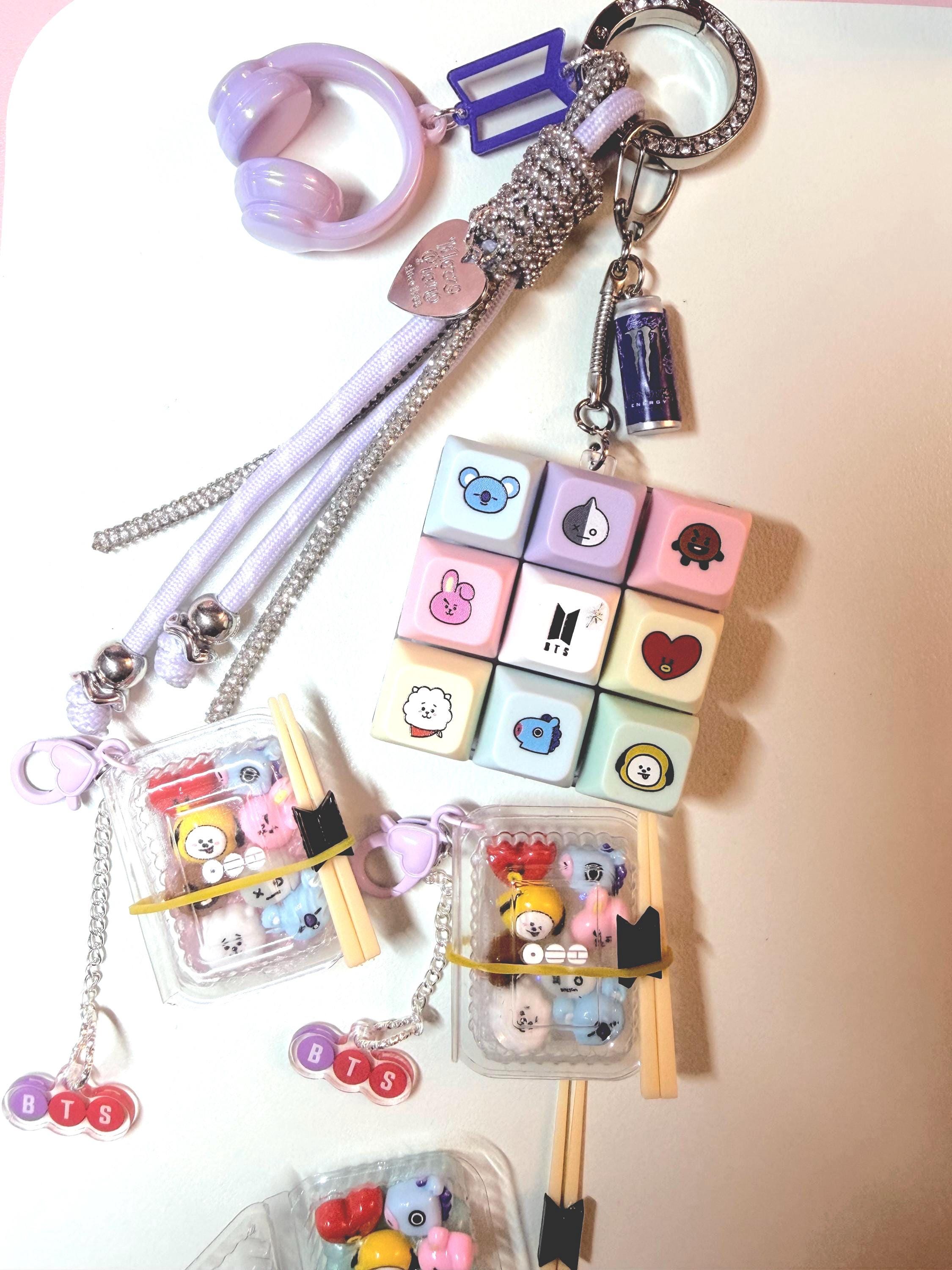 Charms in One – LED Clicker Bag Charm Keychain