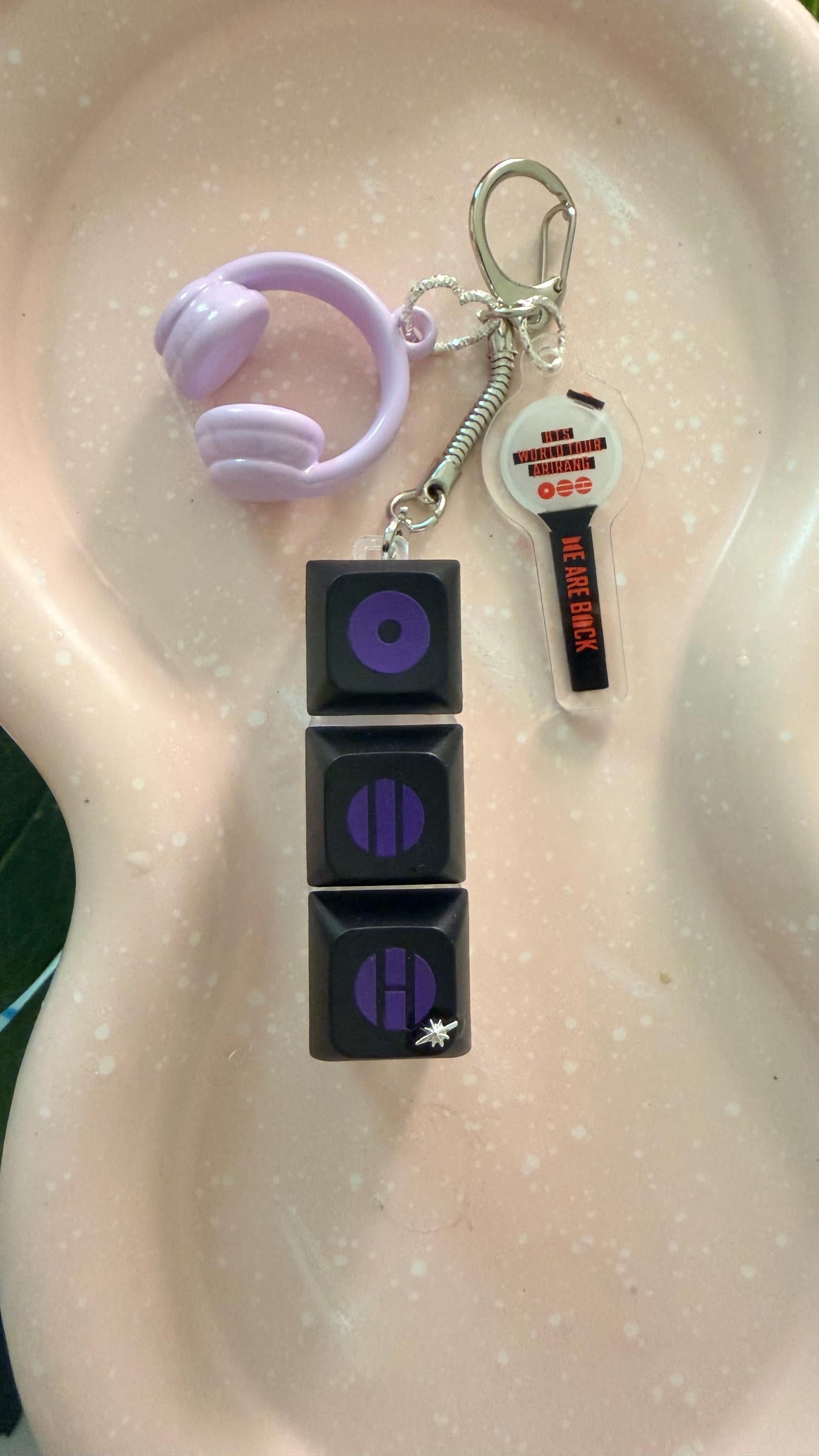 K-POP Inspired LED Light-Up Mini Keyboard Clicker Keychain with Headphone Charm