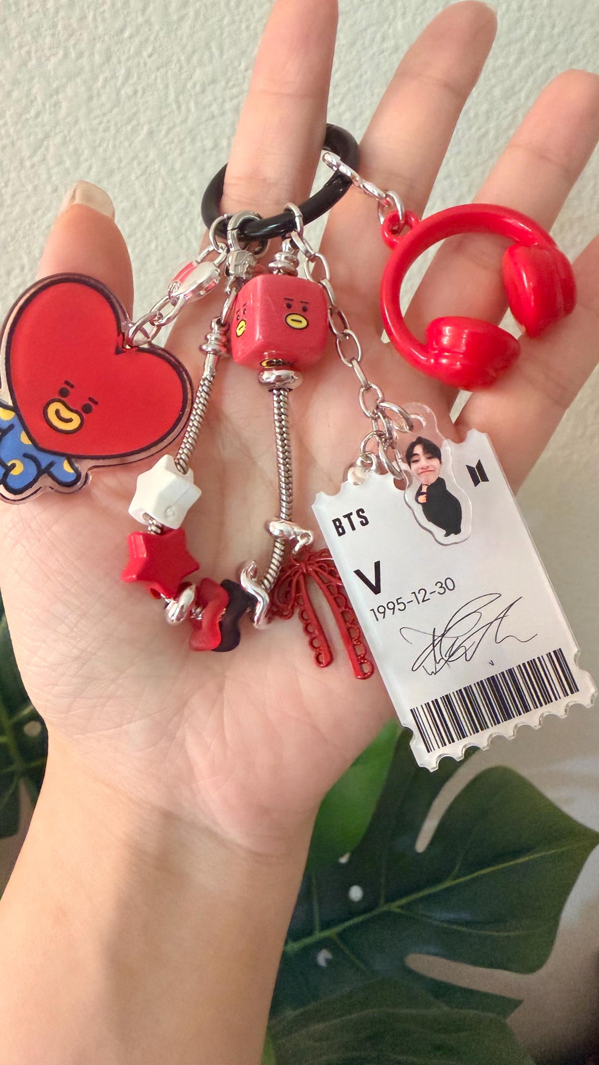 K-Pop BT21 Chain Keyring | Birthday and Signature Acrylic Tag | Phone Charm, Bag Charm and Keychain