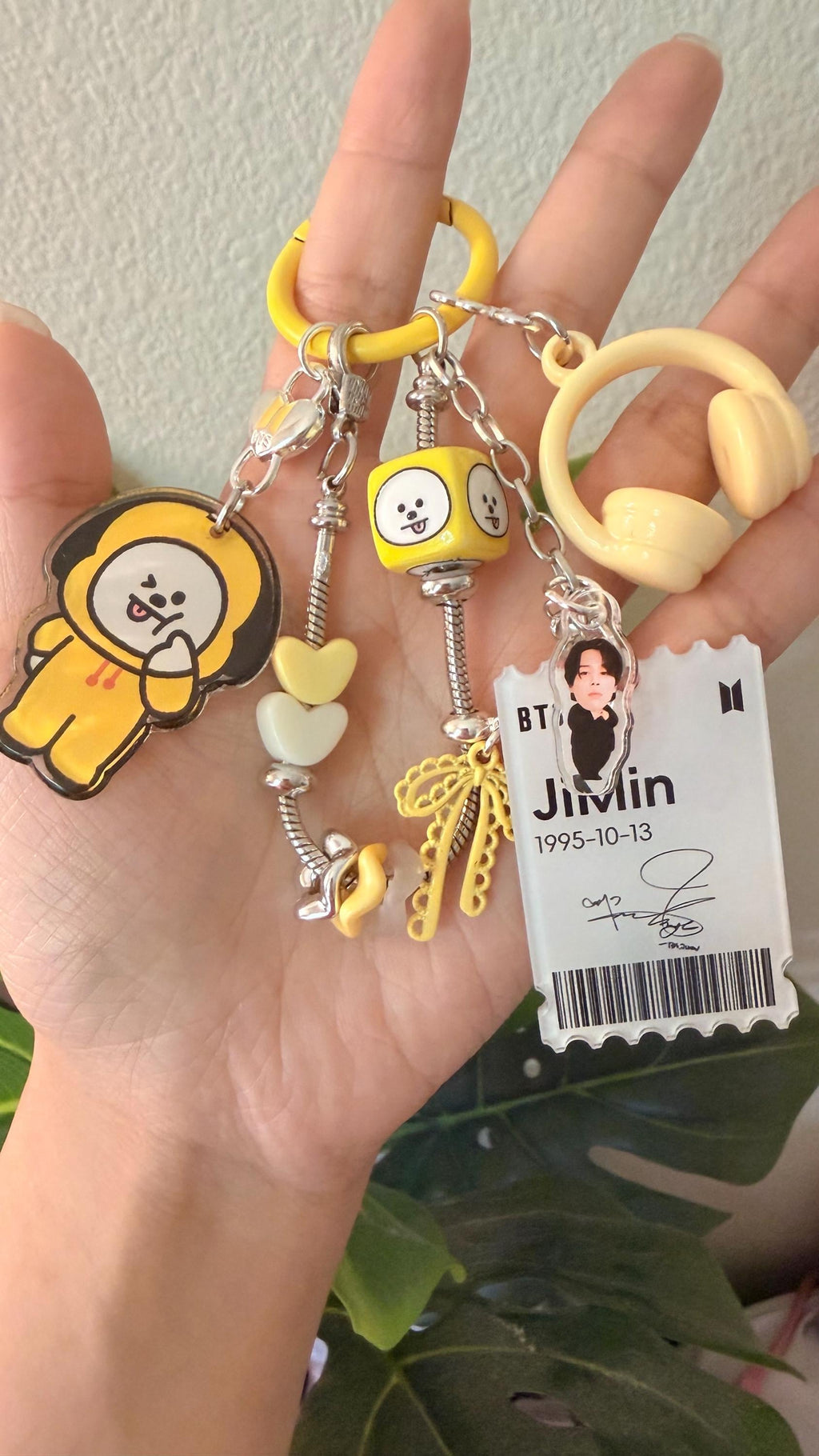 K-Pop BT21 Chain Keyring | Birthday and Signature Acrylic Tag | Phone Charm, Bag Charm and Keychain