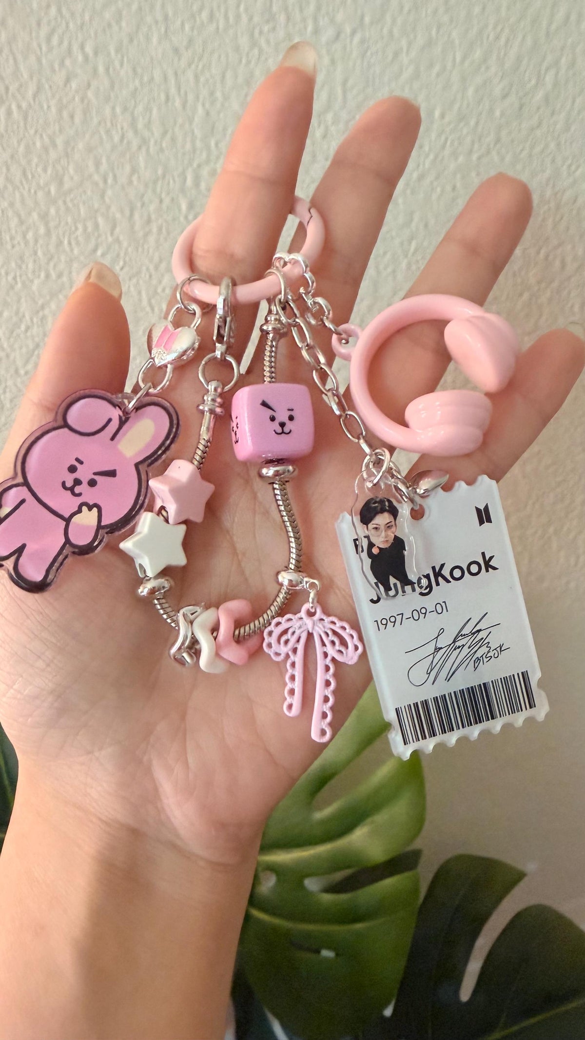 K-Pop BT21 Chain Keyring | Birthday and Signature Acrylic Tag | Phone Charm, Bag Charm and Keychain